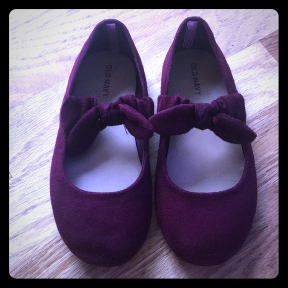 Old Navy Other - EUC suede burgundy girls flats size 11
